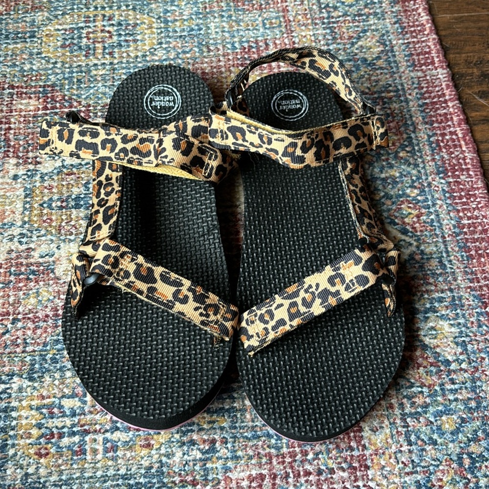 Wonder Nation sandals
